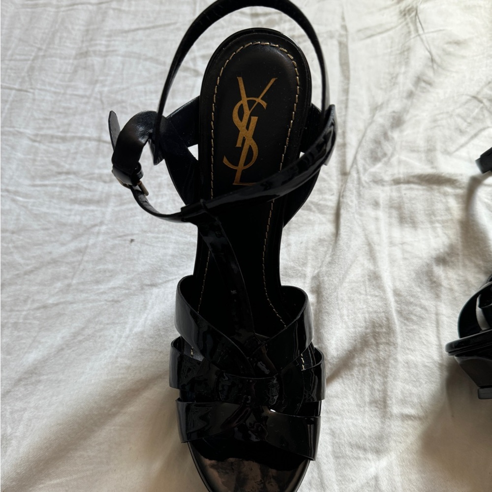 YSL Tribute 105 Sandal — Vitello Vernice Soft - Picture 4 of 9